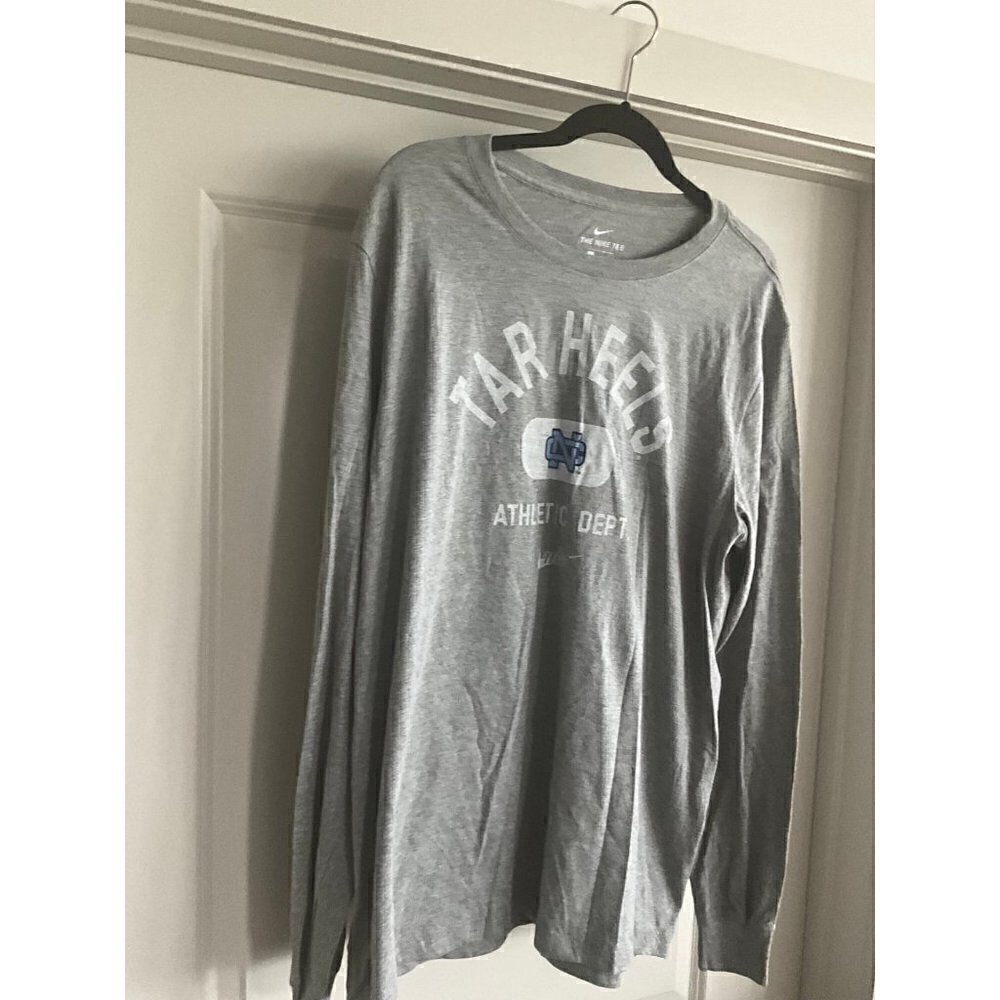 Nike UNC Chapel Hill Tarheels Long Sleeve Gray T-Shirt Size Large‎